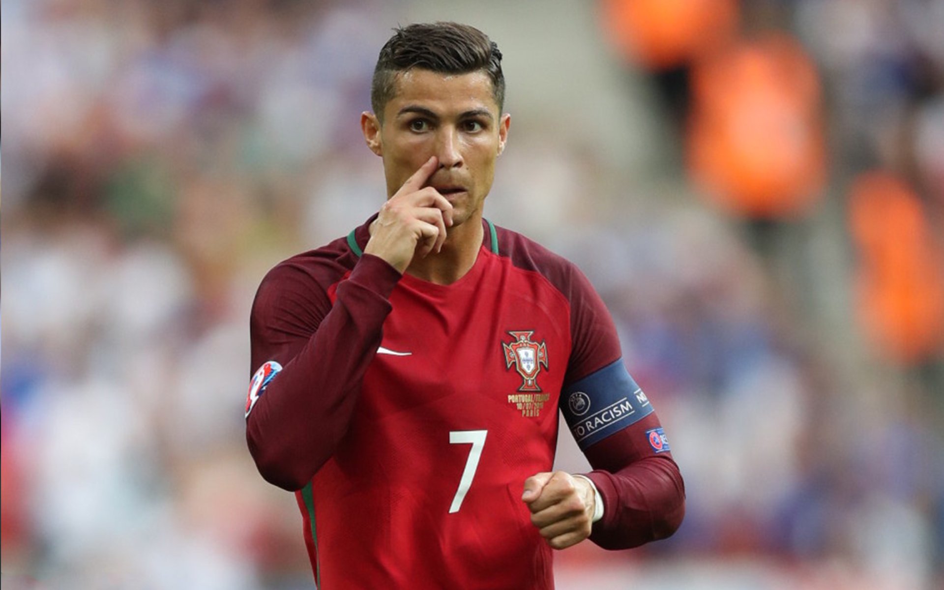 永恒的瞬间:定格在记忆中的足球画面