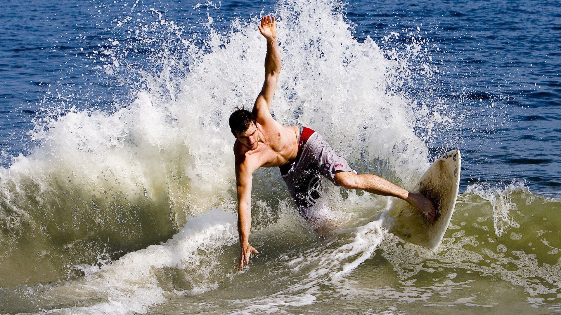 KAIYUNAPP-圭亚那打造多功能综合运动场，圭亚那1978